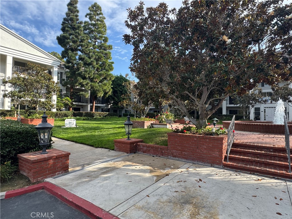 Versailles (VERS) - Residential