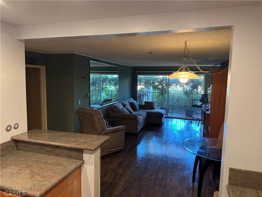 Versailles (VERS) - Residential