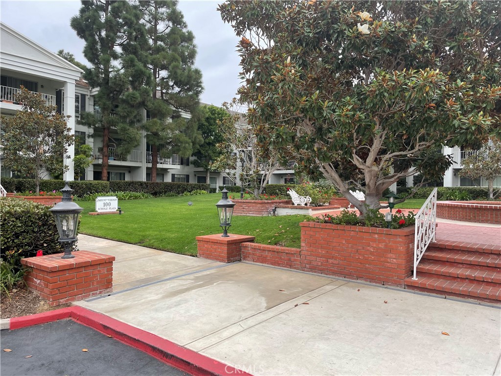 Versailles (VERS) - Residential