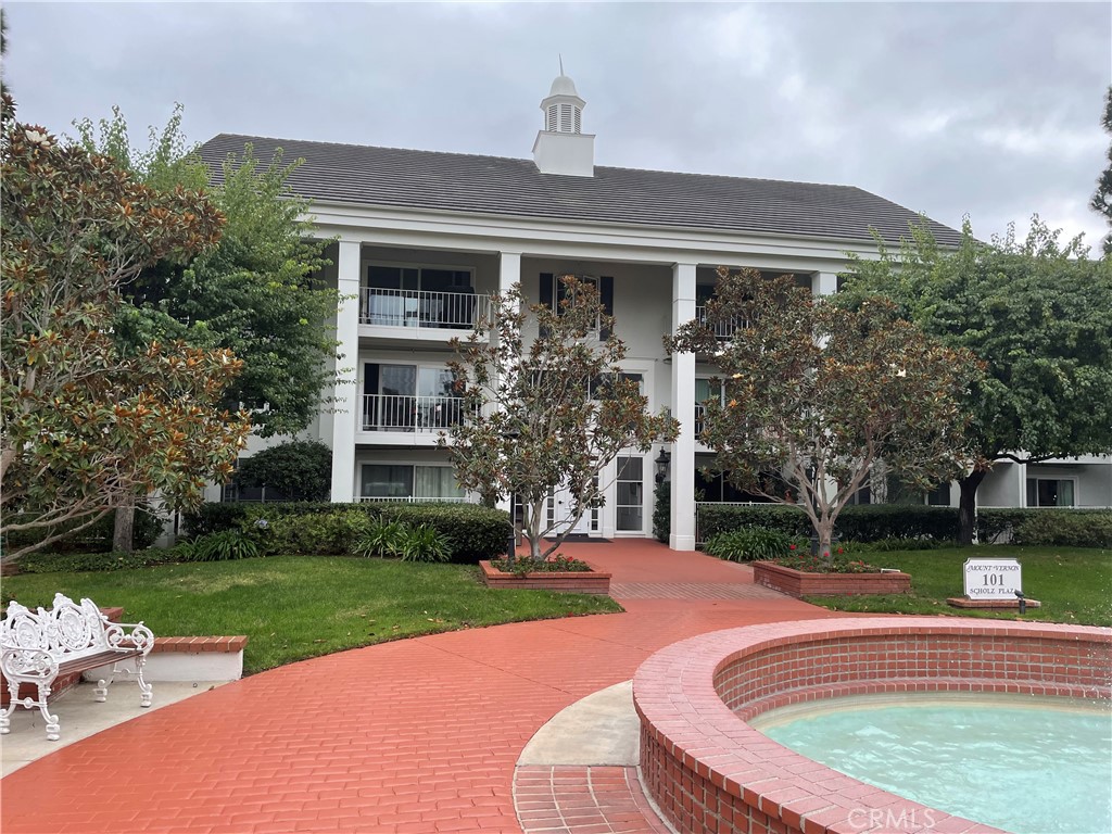 Versailles (VERS) - Residential