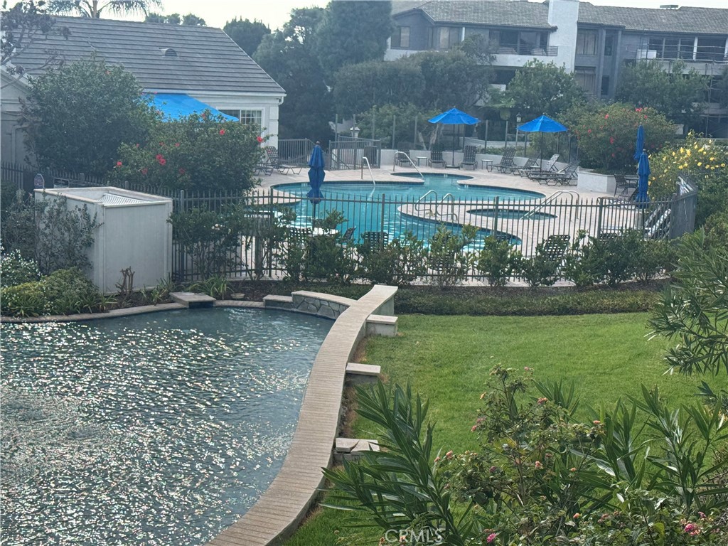 Versailles (VERS) - Residential