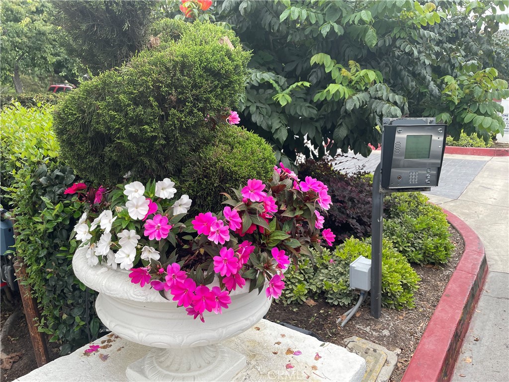 Versailles (VERS) - Residential