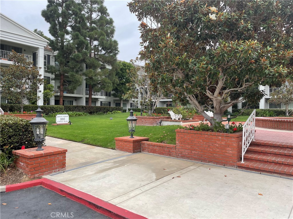 Versailles (VERS) - Residential