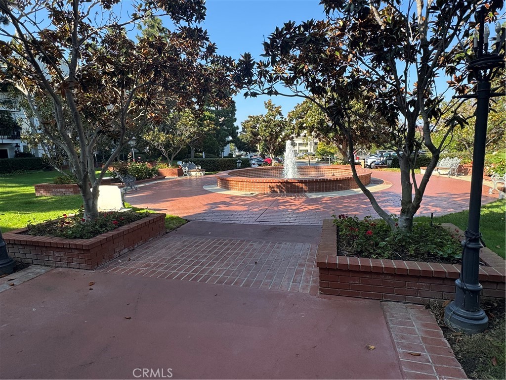 Versailles (VERS) - Residential