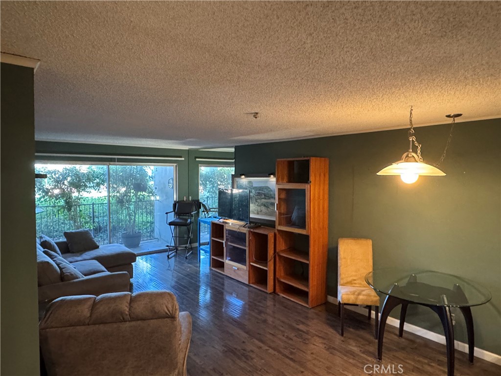 Versailles (VERS) - Residential