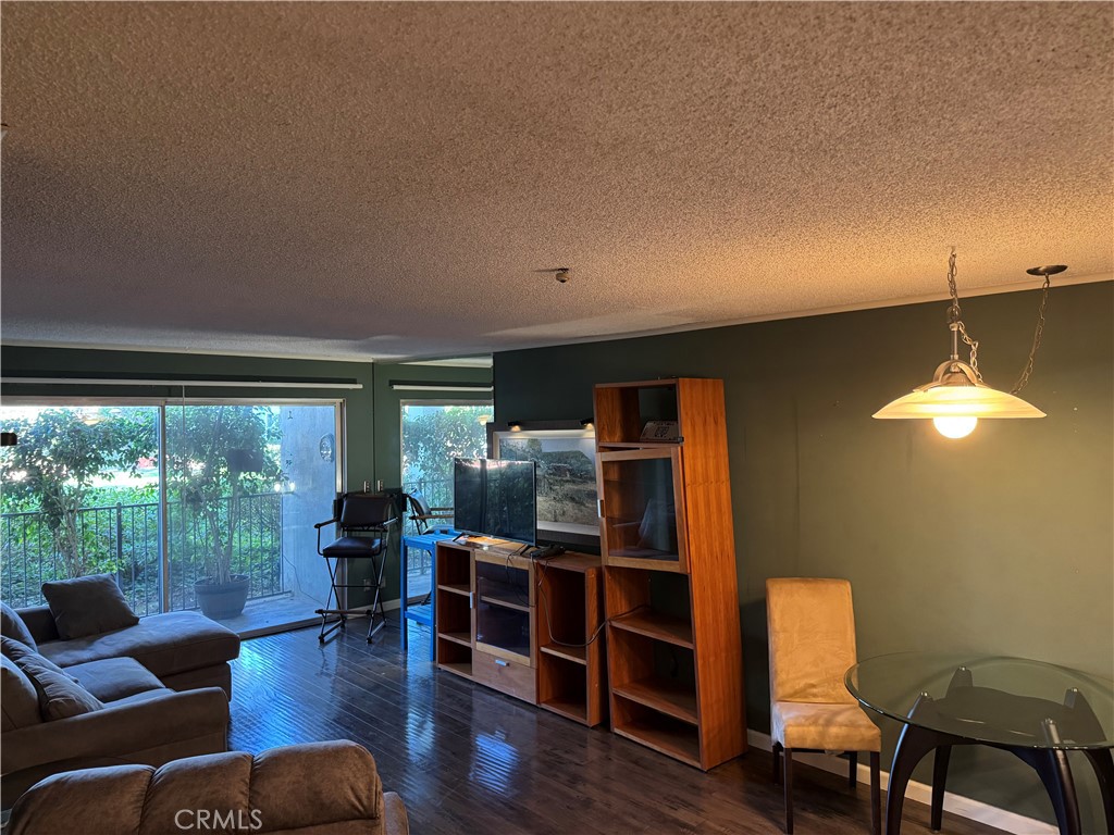 Versailles (VERS) - Residential