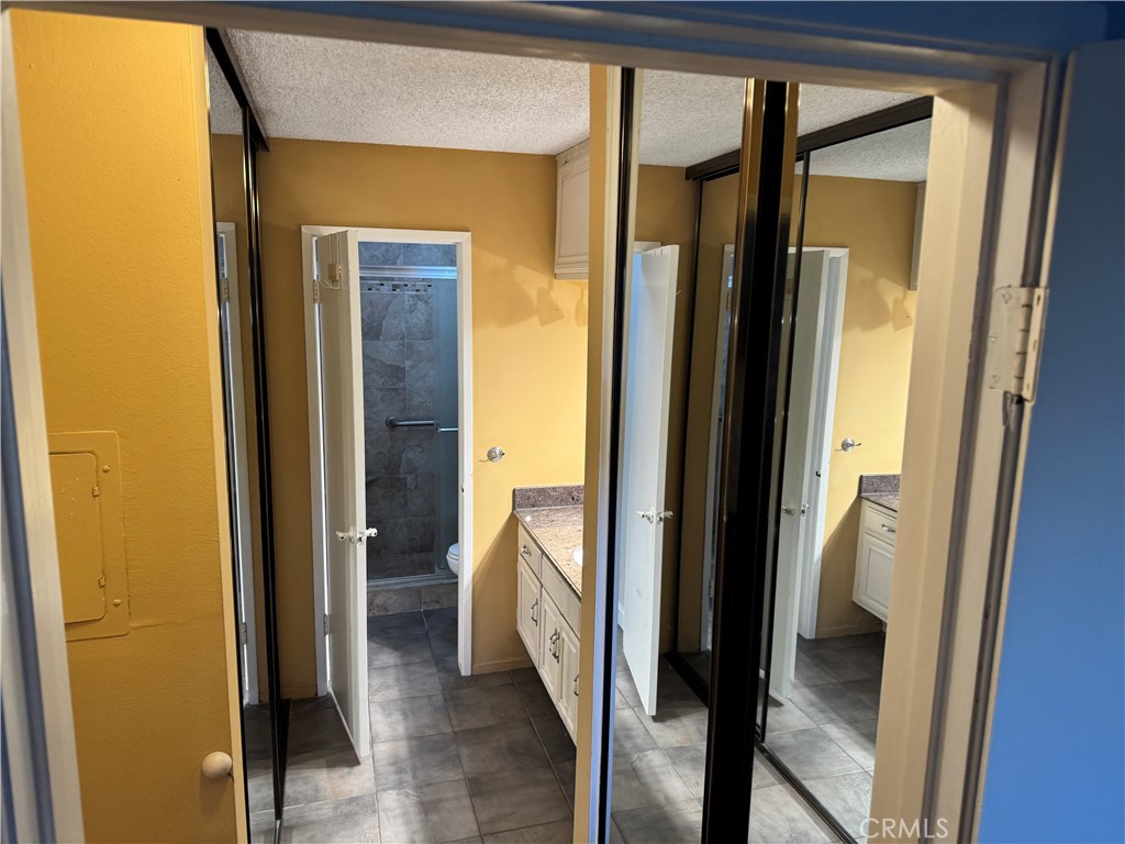 Versailles (VERS) - Residential