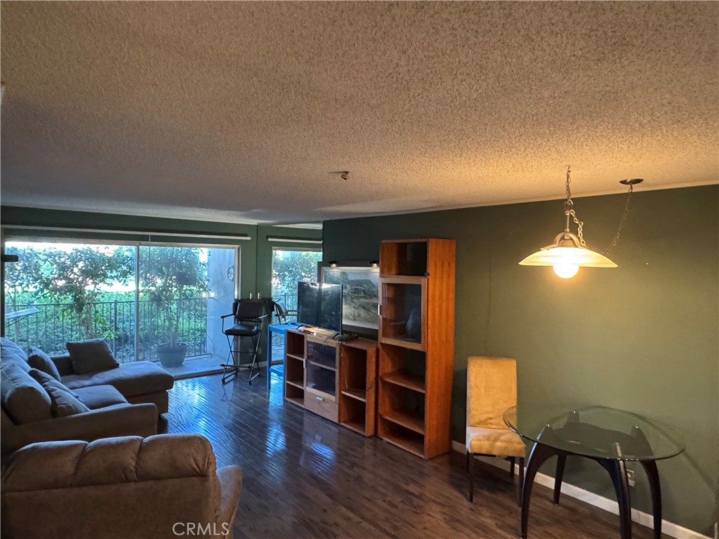 Versailles (VERS) - Residential