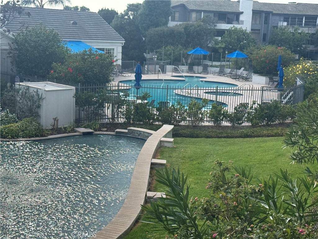 Versailles (VERS) - Residential