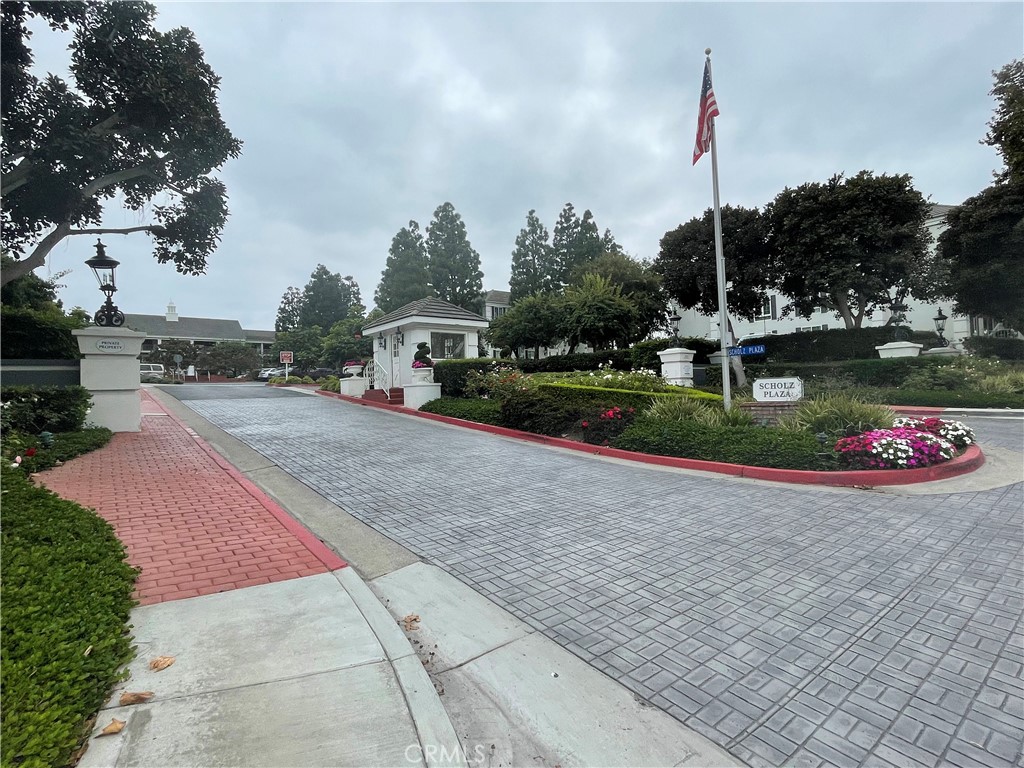 Versailles (VERS) - Residential