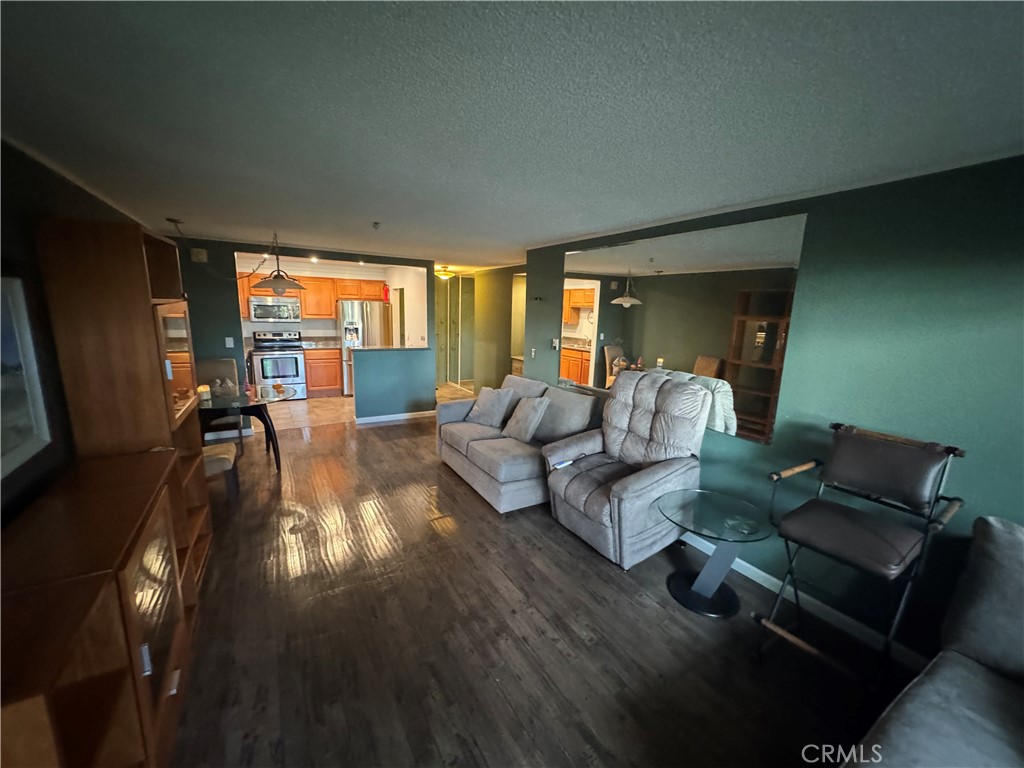 Versailles (VERS) - Residential