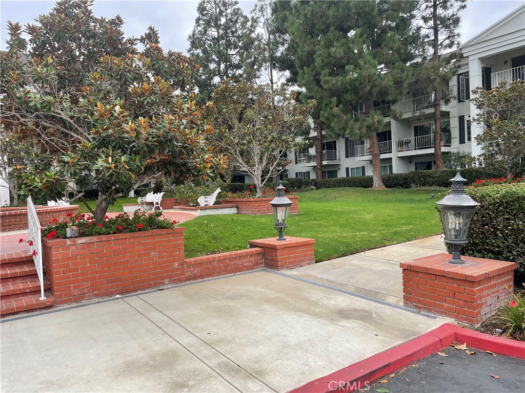 Versailles (VERS) - Residential