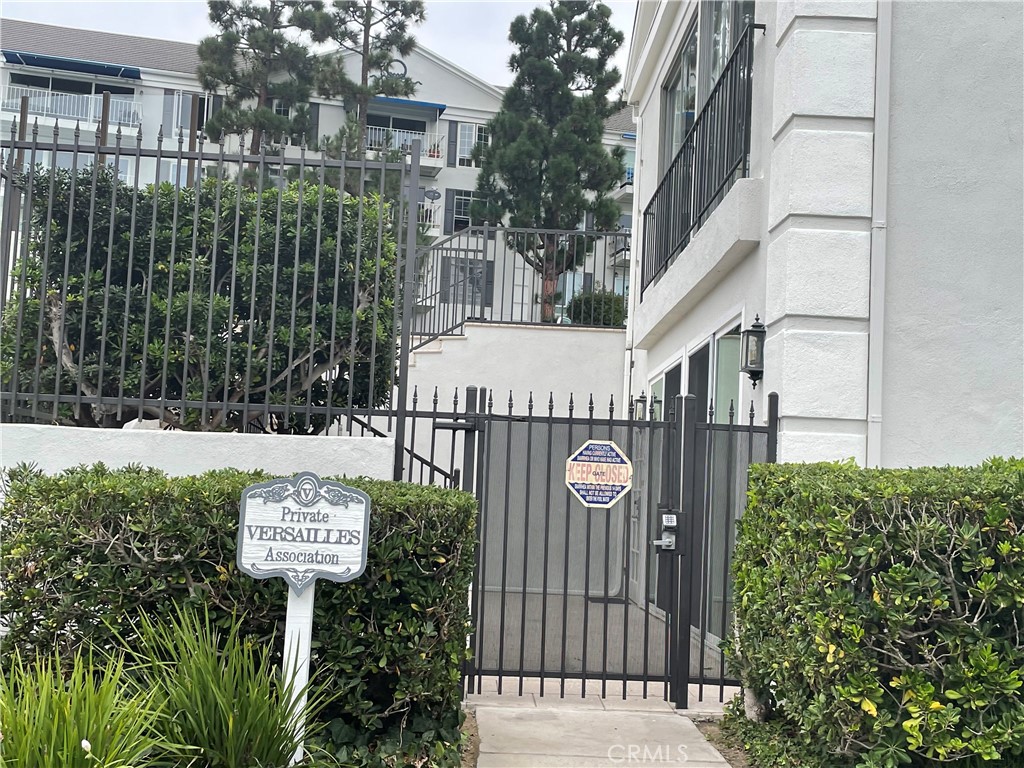 101 Scholz Plaza 123