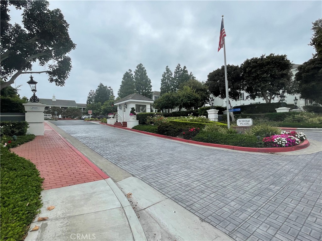 Versailles (VERS) - Residential