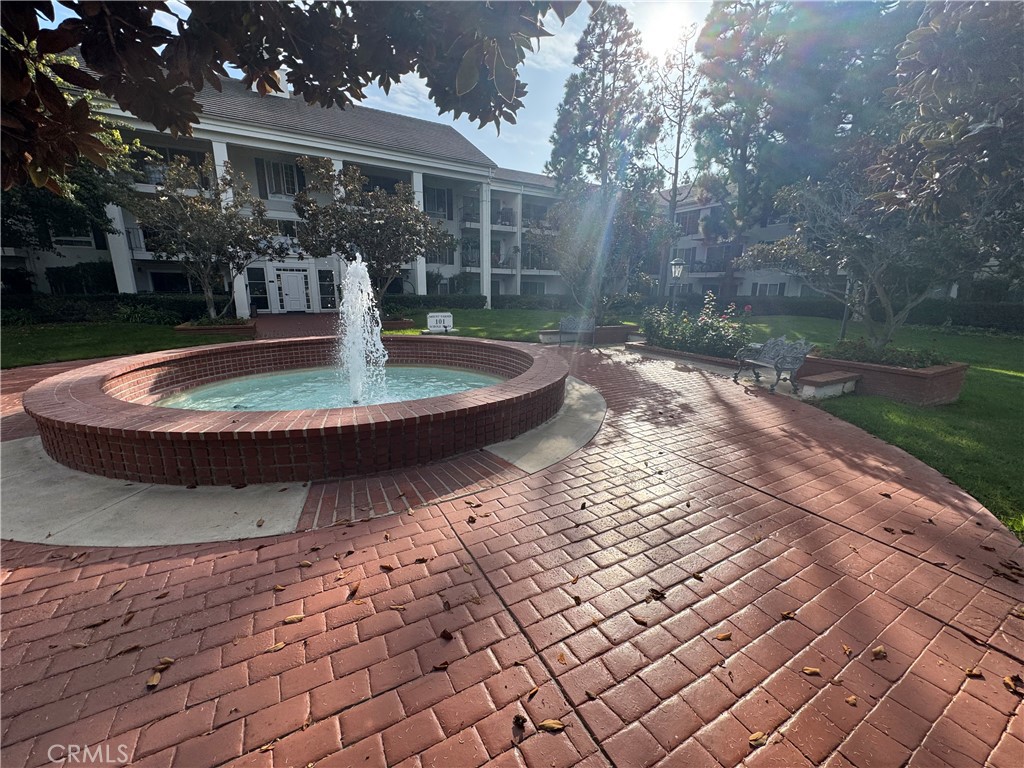 Versailles (VERS) - Residential