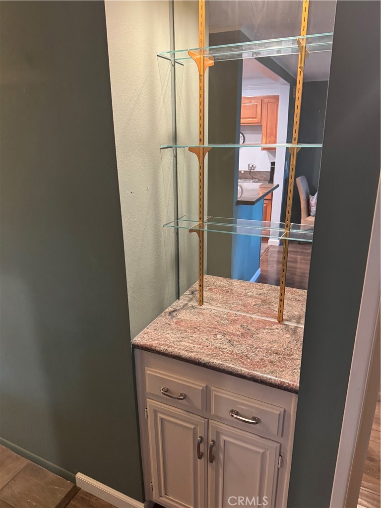 Versailles (VERS) - Residential