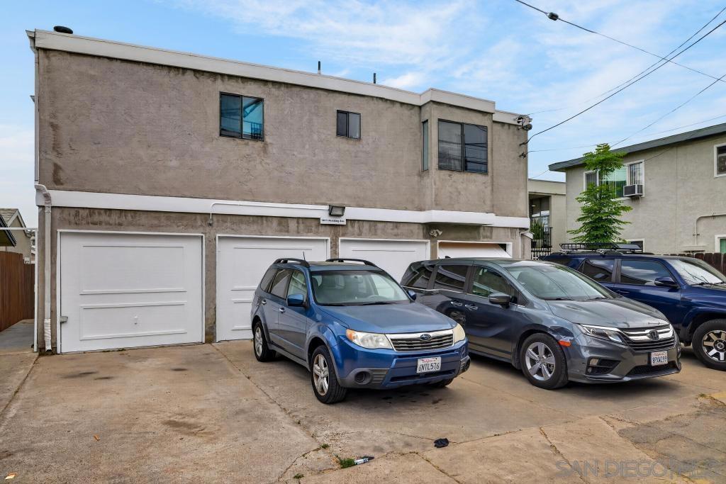 3811 Pershing