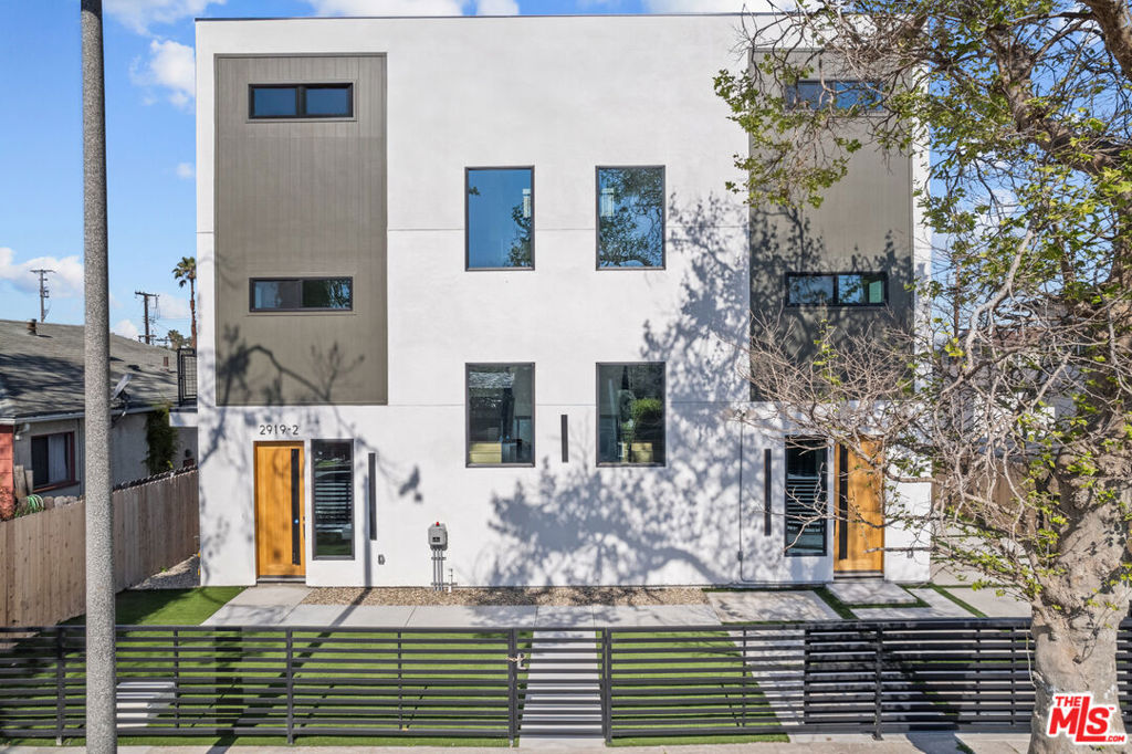** 1.5 MONTH FREE PROMO - SEE FULL DESCRIPTION ** BRAND NEW ** IN-UNIT LAUNDRY ** PET FRIENDLY ** CENTRAL A/C ** ENSUITE BEDROOMS ** 2 PARKING ** PRIVATE GARAGES ** BALCONIES ** DIFFERENT FLOORPLANS AVAILABLE ** This brand-new, spacious 1,840 SF 4-bedroom, 3.5-bathroom tri-level townhome in Mid-City offers contemporary luxury nestled at the end of a cul-de-sac. Designed with high-quality finishes and expansive 11 to 12-ft ceilings, this residence provides a spacious and modern living experience. The open-concept floor plan is complemented by a modern kitchen with top-tier appliances, an in-unit washer and dryer, and private balconies for relaxation. Each unit is equipped with an ADT security system for added peace of mind. Parking is effortless with 2 assigned garage spaces. Located in one of LA's most sought-after neighborhoods, this home offers easy access to dining, shopping, and major freeways. Don't miss the opportunity to lease a brand-new, upscale home in a prime location. Now leasing--schedule a tour today! *Photos may vary from the actual unit. **1.5 MONTH FREE PROMO - PRICE ADVERTISED WITH 12 MONTH SPREAD - CAN BE SPREAD OUT - BASE RENT $4,895**