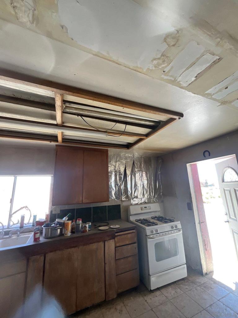 1055 Calle De Amistad