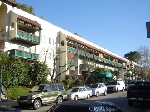 Photo of 5460 White Oak, Encino, CA 91316 (MLS # SR26095640)