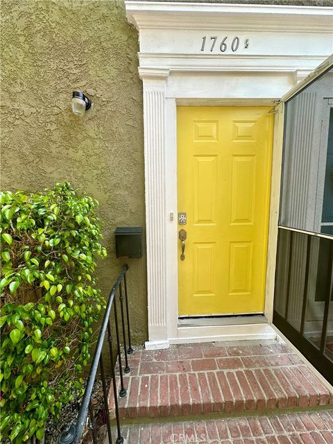 Photo of 1760 1/2 N Las Palmas Avenue, Los Angeles, CA 90028 (MLS # SR26047021)