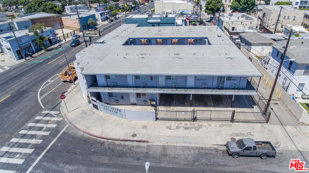 4905 W Adams Boulevard