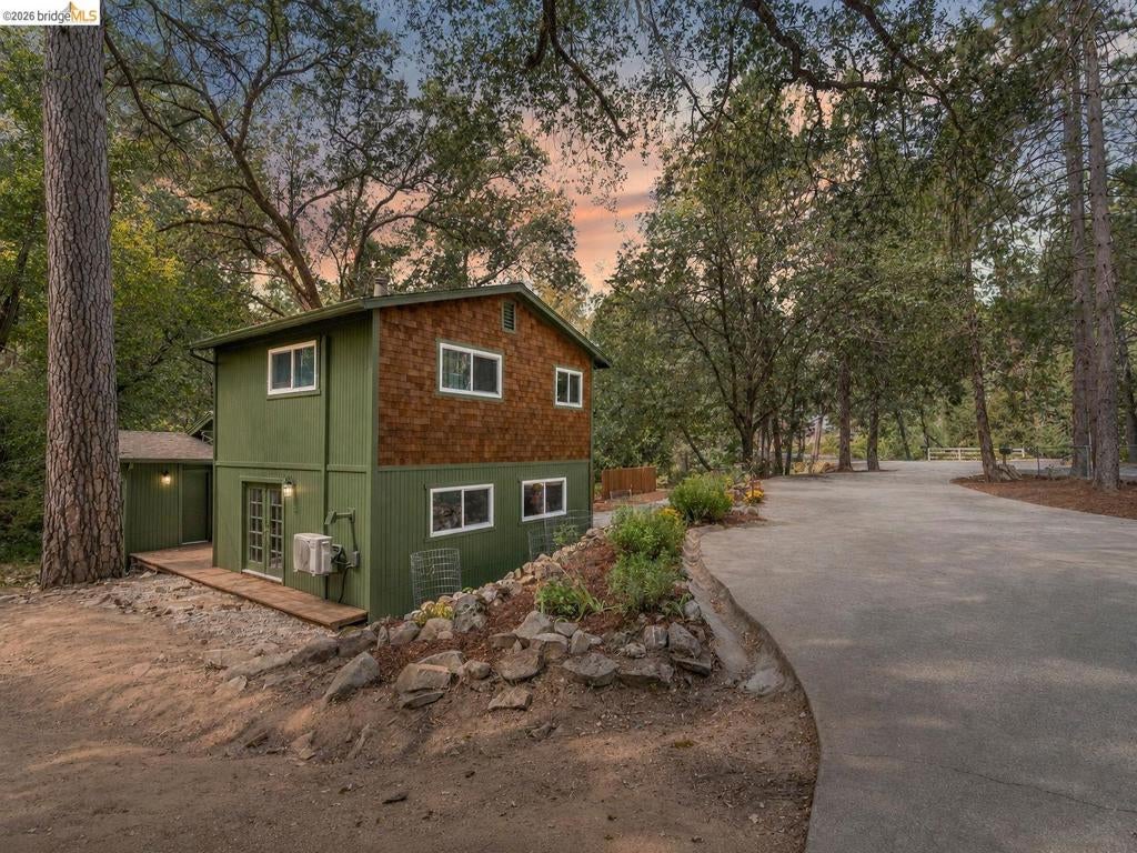21551 Phoenix Lake Rd
