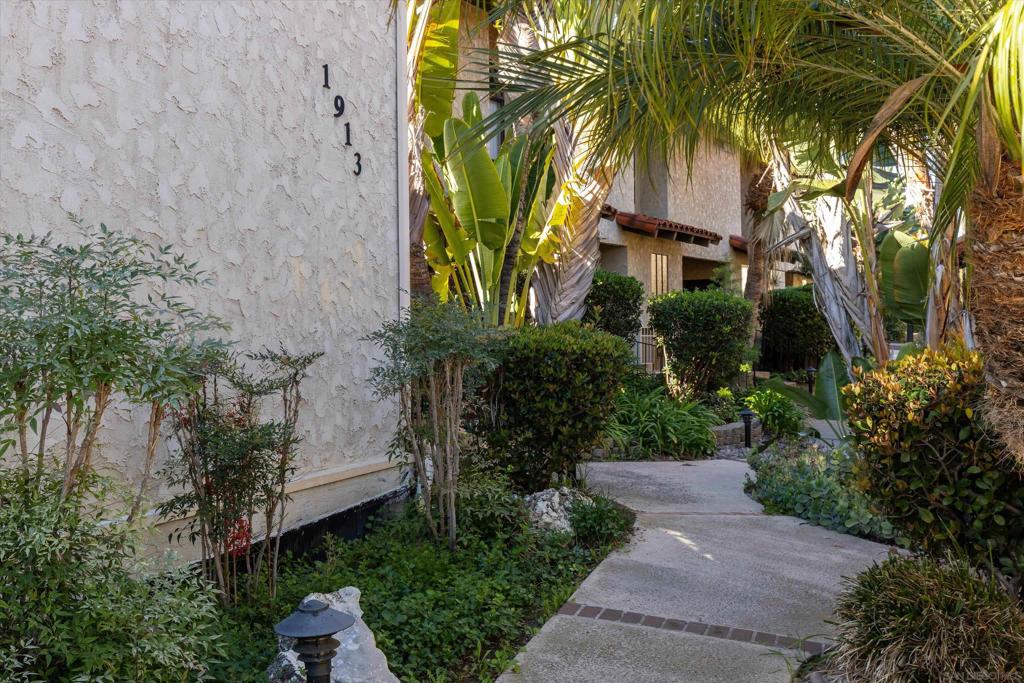 La Costa - Residential