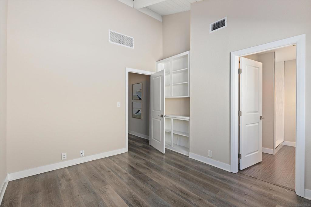 La Costa - Residential