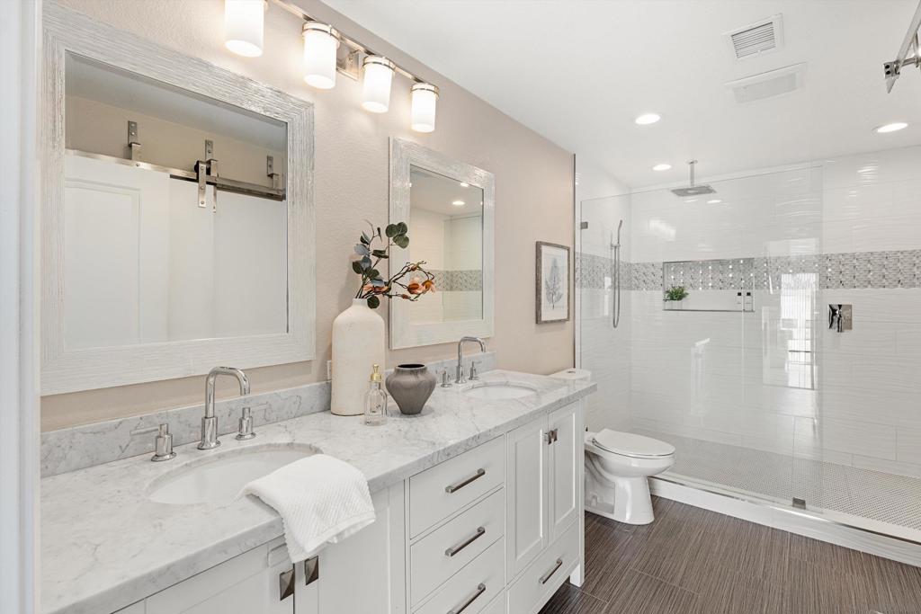 La Costa - Residential