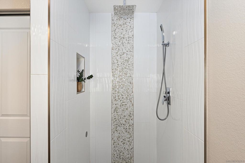 La Costa - Residential