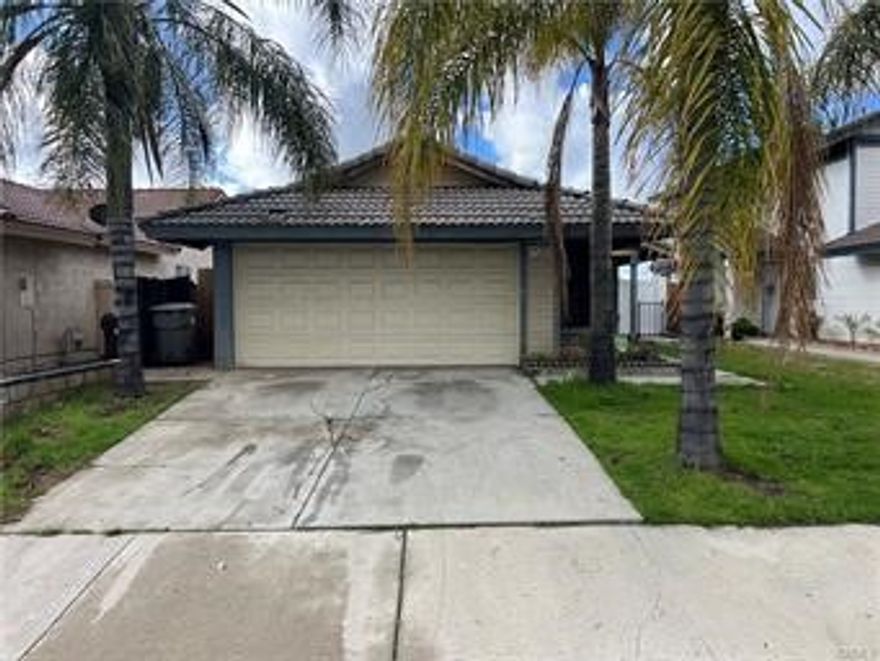 3 bed 2 bath single story home with 2 car attached garage. House is remodeled with new Luxury Wood Vinyl Laminate flooring throughout, New Cabinetry in bathrooms and Kitchen, New granite countertops, New dishwasher and gas range. house has a fireplace, and a nice yard with patio and cement decking area. It is walking distance to the park and close to shopping, restaurants and schools.