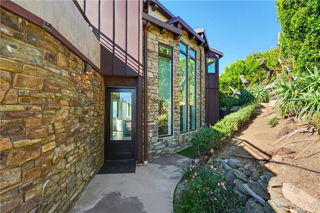 2590 Iris, Laguna Beach CA 92651 - Photo 15