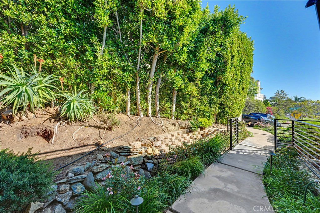 2590 Iris, Laguna Beach CA 92651 - Photo 14