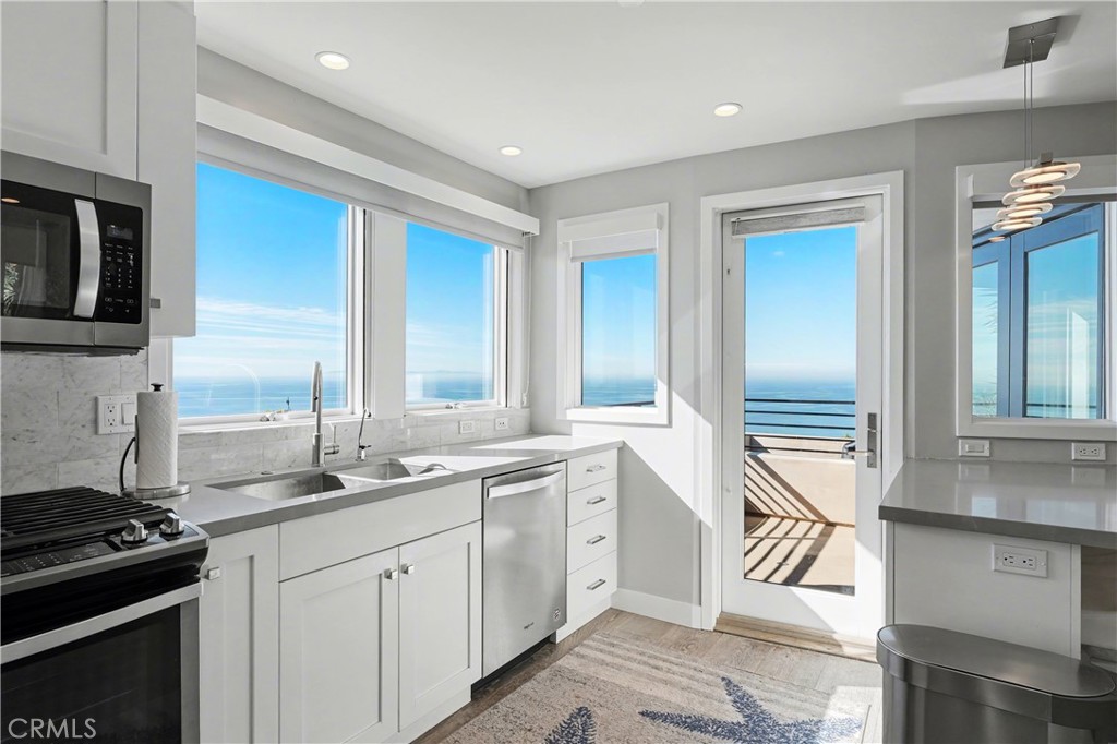 2590 Iris, Laguna Beach CA 92651 - Photo 34