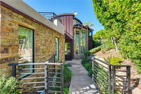 Tiny photo for 2590 Iris Way, Laguna Beach, CA 92651 (MLS # OC26005869)