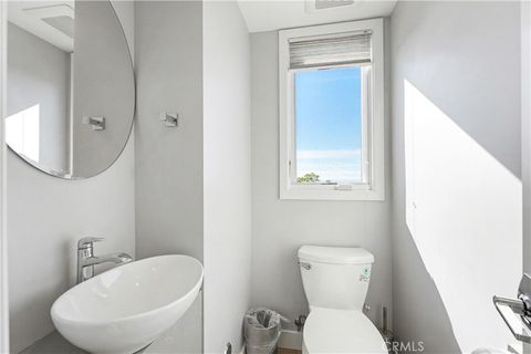 Tiny photo for 2590 Iris Way, Laguna Beach, CA 92651 (MLS # OC26005869)