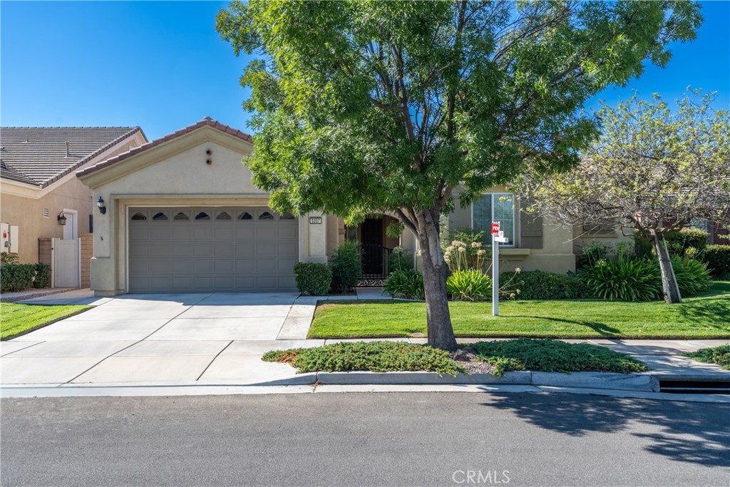 This Amazing 2 bedroom plus separate Casita and 3 bathrooms + an office or den is located in the much sought after 55+ community of Solera Diamond Valley by Del Webb. The gated courtyard is cozy and inviting. This home boasts 2112 sq ft of living space, a bright and open floorplan with tile floors, custom built in bookcase, Kitchen has Corian counters with a center island and breakfast bar area. Vaulted ceilings, Berber carpet in the bedrooms along with window coverings and ceiling fans. Indoor laundry with sink. The backyard has a covered alum wood patio with block wall and vinyl fencing. Truly a must see. Home has a leased PPA solar system with SunRun that buyer will have to assume. Monthly payment is $91.08