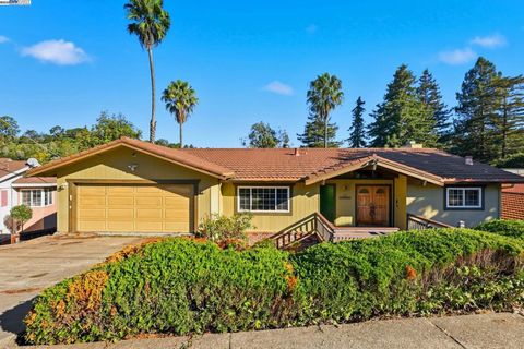 Photo of 85 Sequoyah View Dr, Oakland, CA 94605 (MLS # 41116446)