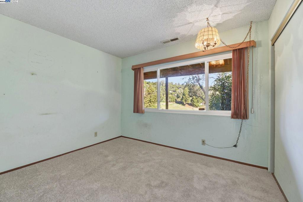 SEQUOYAH HILLS - Residential