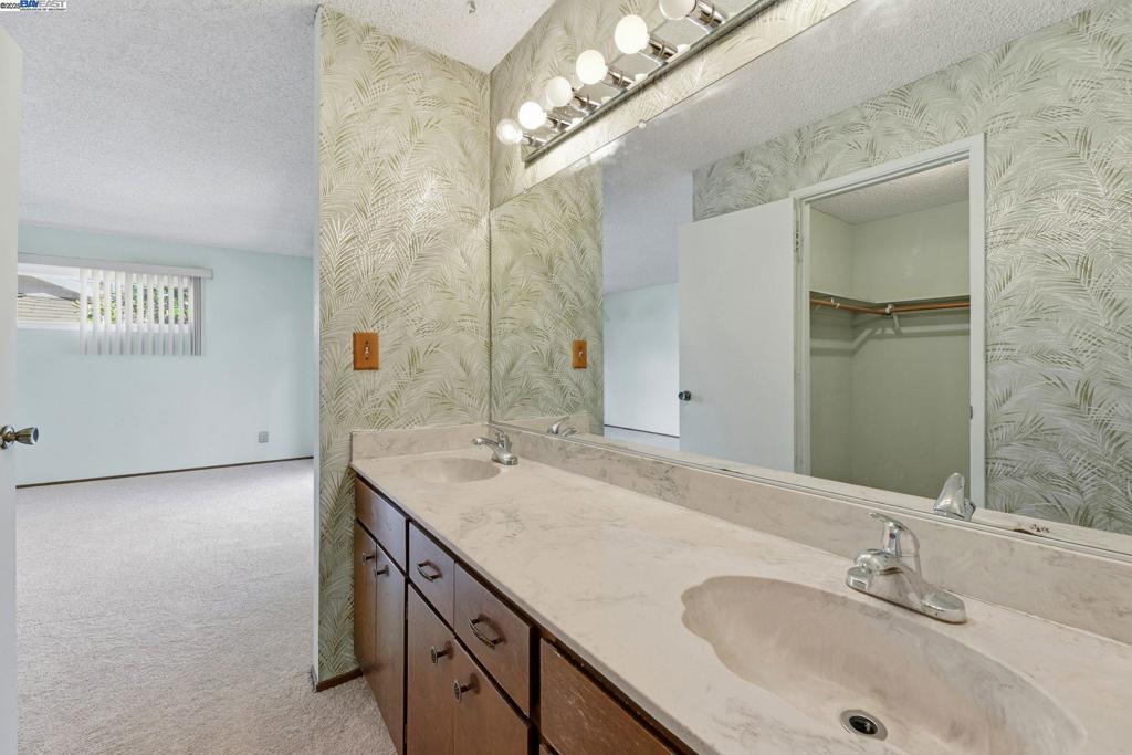 SEQUOYAH HILLS - Residential