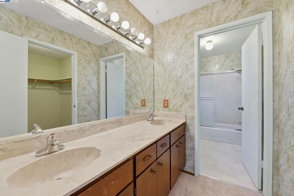 SEQUOYAH HILLS - Residential