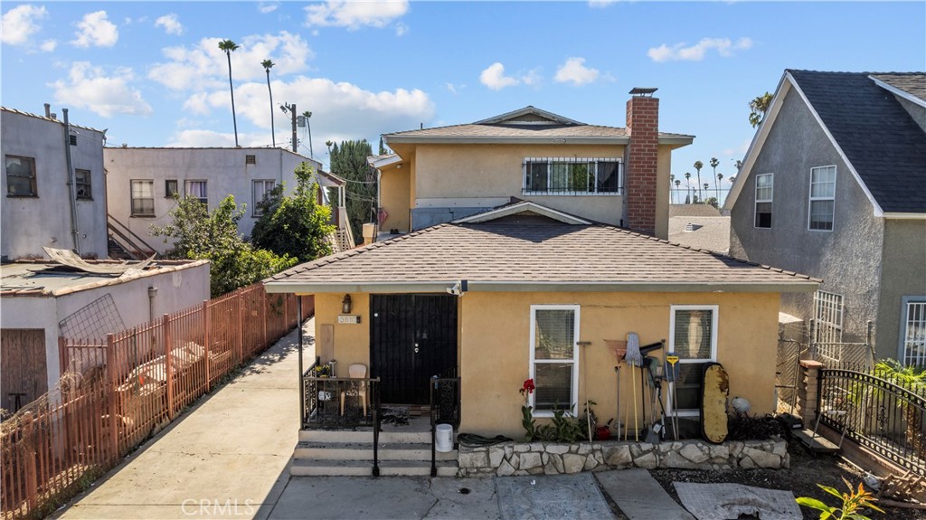 3887 S Van Ness Avenue