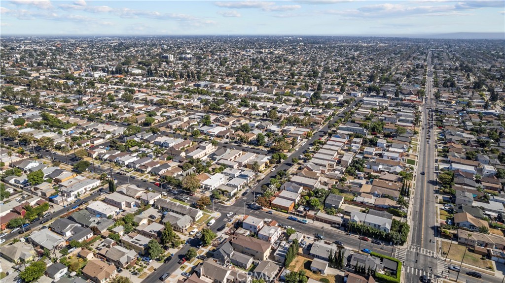 3887 S Van Ness Avenue