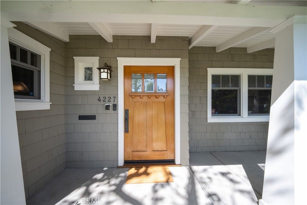 Photo of 4227 Bellaire Avenue, Studio City, CA 91604 (MLS # SR26081334)