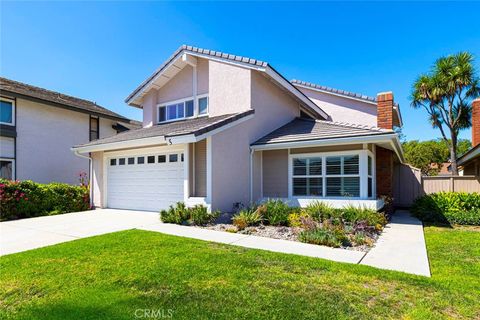 Photo of 5 Sandpiper, Irvine, CA 92604 (MLS # PW25221866) Photo of 5 Sandpiper, Irvine, CA 92604 (MLS # PW25221866)