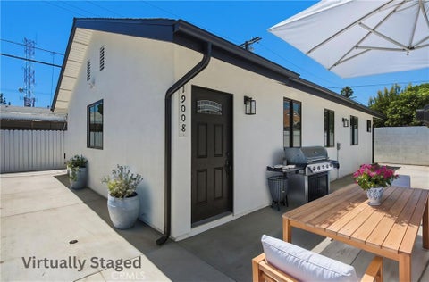 Photo of 19008 Hartland, Reseda, CA 91335 (MLS # SR26149171)