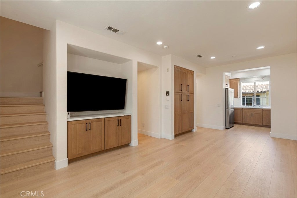 33 Silverado, Irvine CA 92618