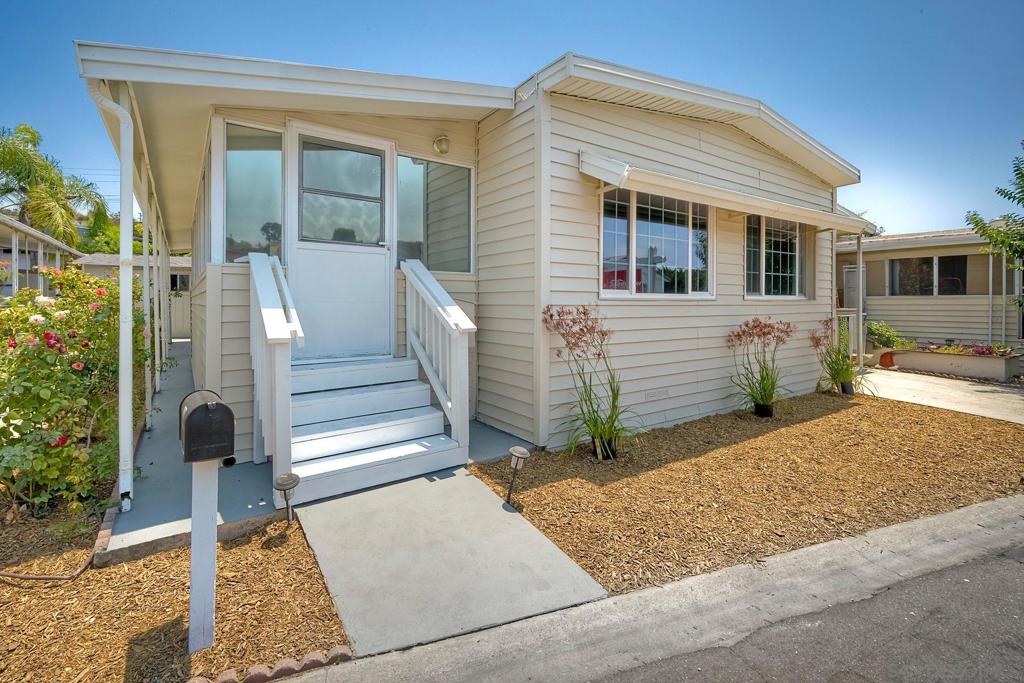Freshly remodeled 2 bed 2 bath plus California room. Updated kitchen, modern bathrooms, new flooring, exterior paint, new windows and new roof. Additional features include tandem parking, mature fruit trees and outdoor space for what could be outdoor entertainment or even a storage shed.