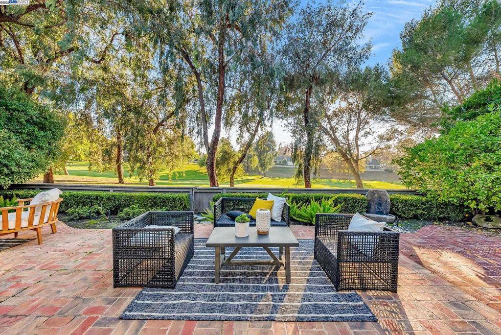 CROW CANYON C.C. - Residential